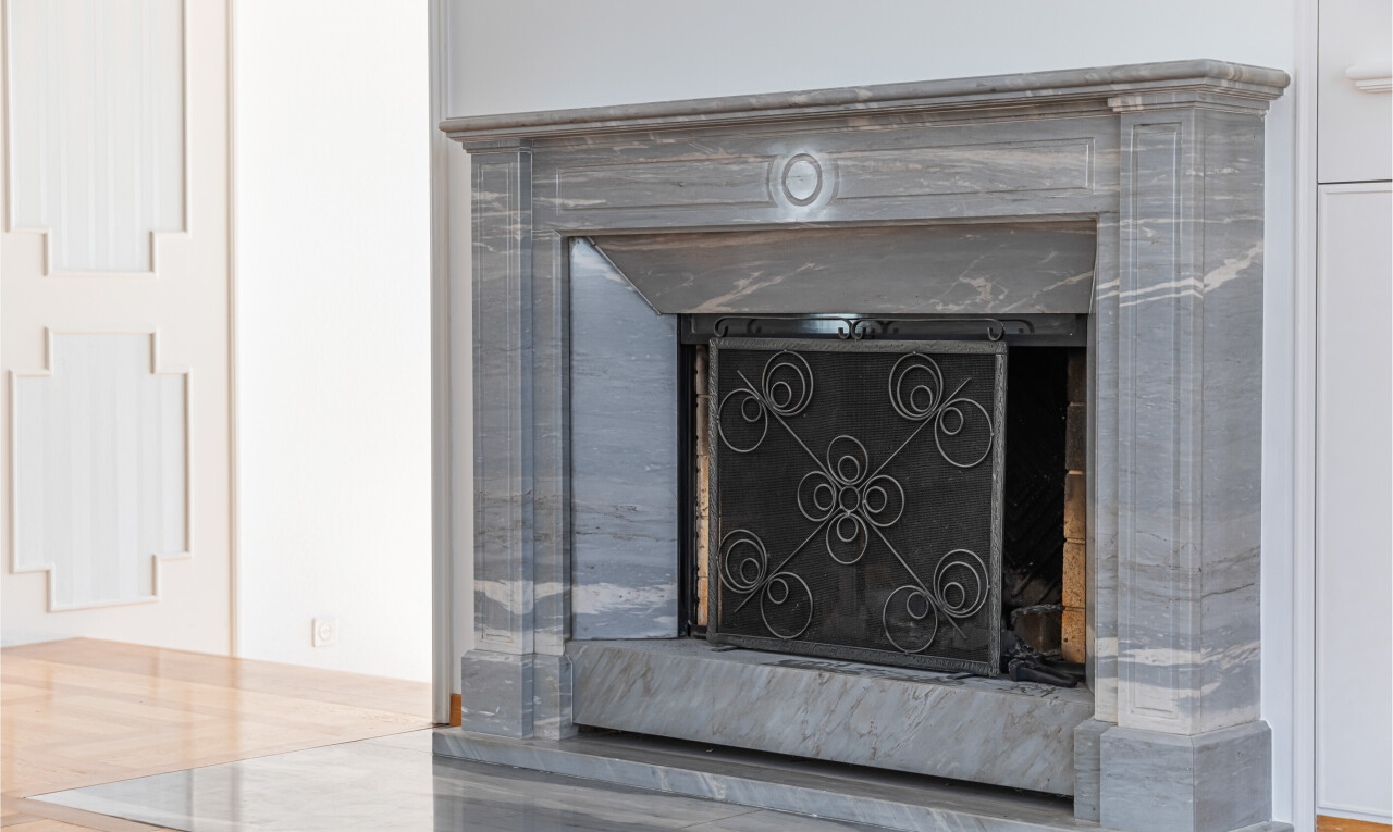 détails avec cloison sèche, drywall, cheminée, interior, et feature