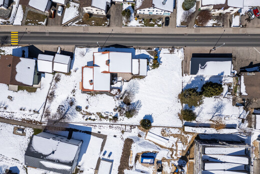 extérieur du bâtiment avec residential view et vue résidentielle