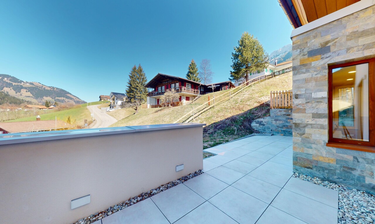 terrasse avec terrasse et clôture