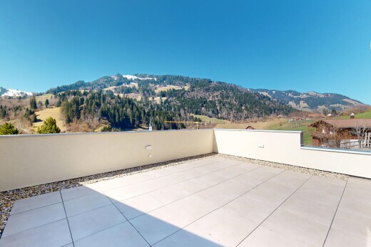 terrasse avec vue sur la montagne, clôture, et terrasse