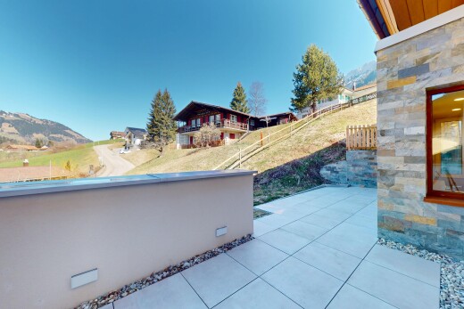 terrasse avec terrasse et clôture