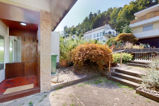 garten mit zaun, day time, und from property