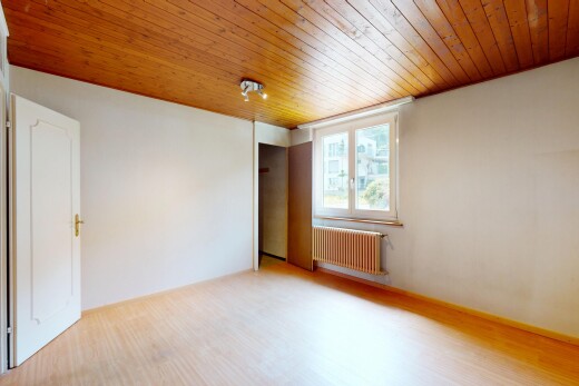 leerer raum mit natürliches licht, natural light, holzfußboden, wood finish floor, und kühler