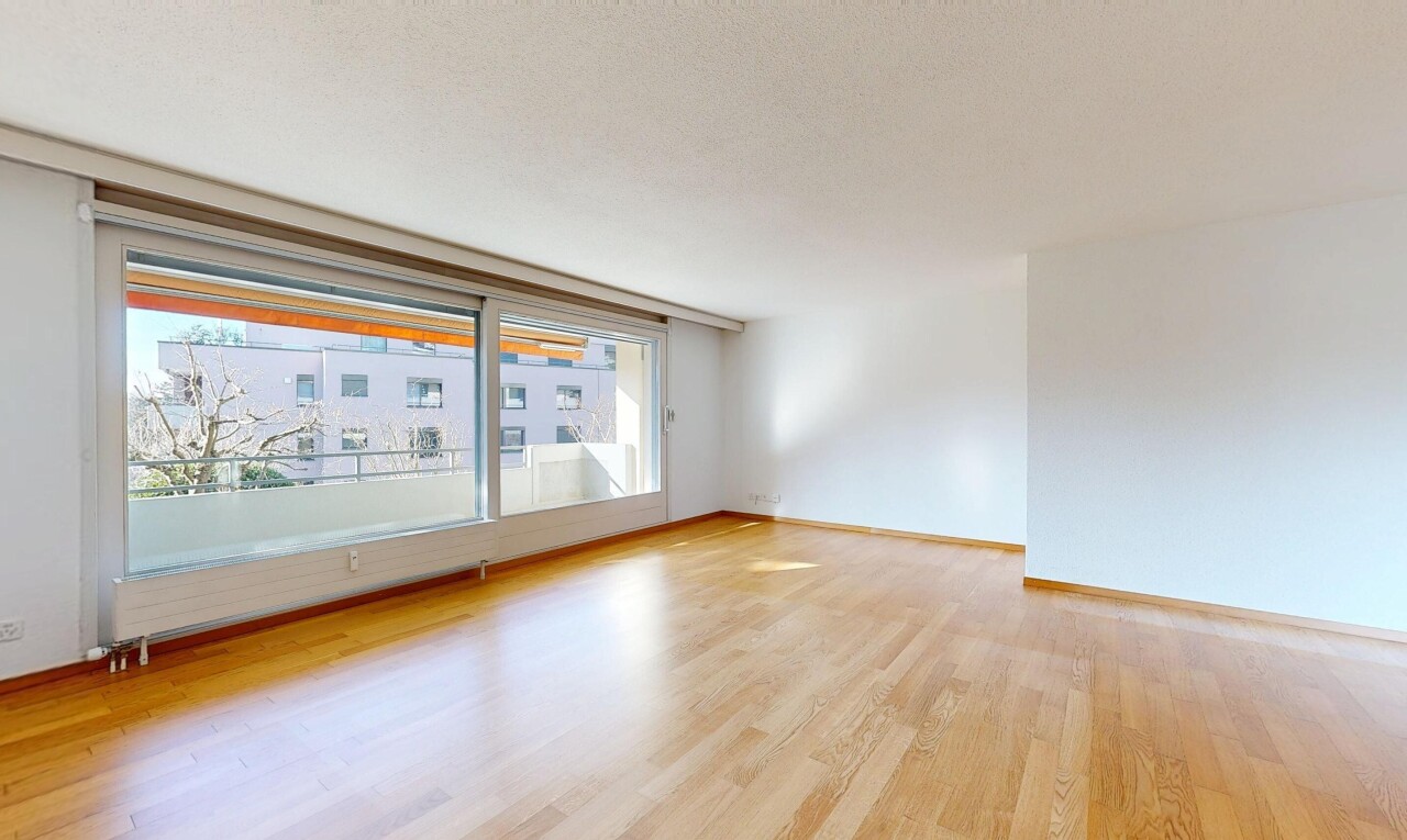 pièce vide avec inside property, lumière naturelle, natural light, cloison sèche, et drywall