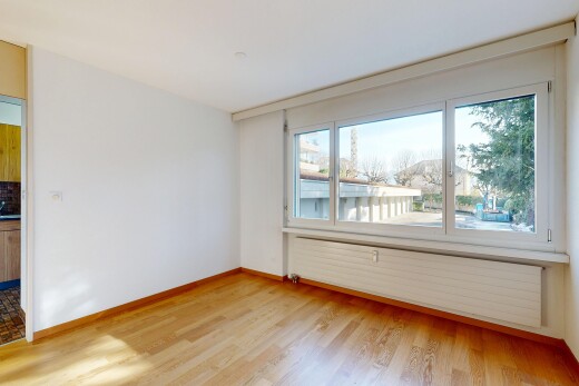pièce vide avec inside property, lumière naturelle, natural light, cloison sèche, et drywall