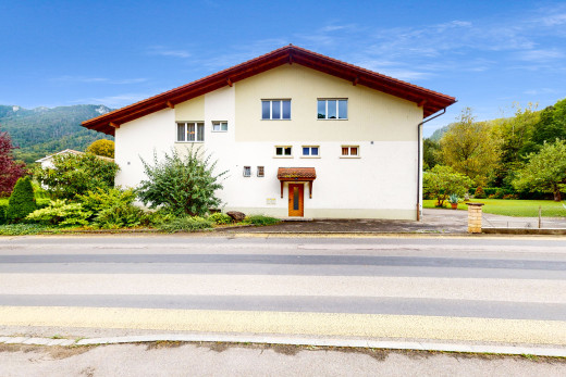 außenansicht mit blick auf die berge