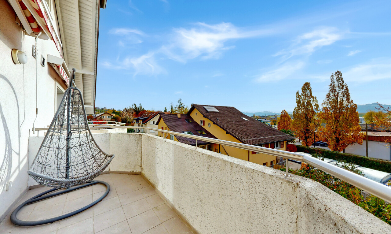 balcony featuring a residential view