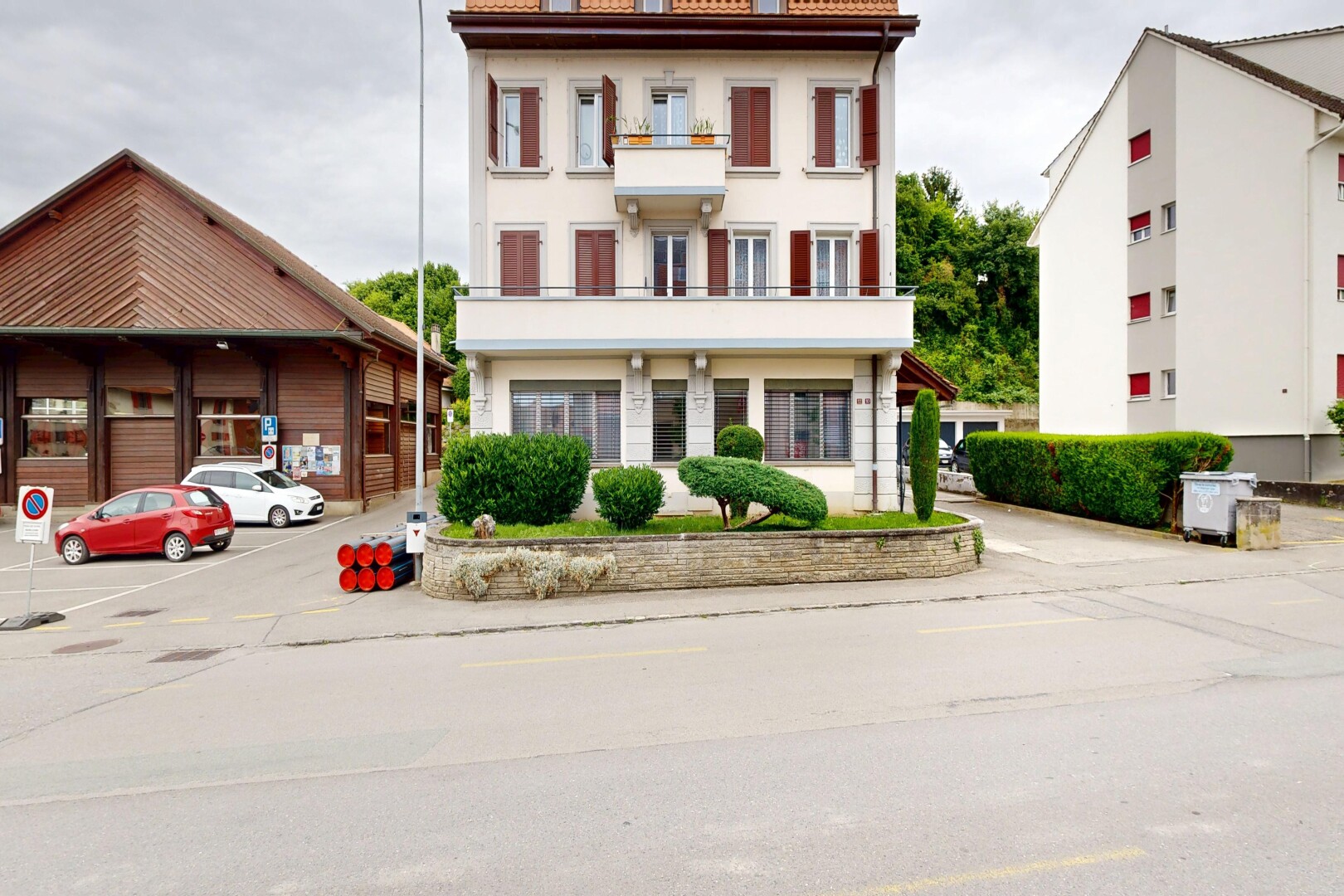 façade avec overcast, bardage en stuc, et from community