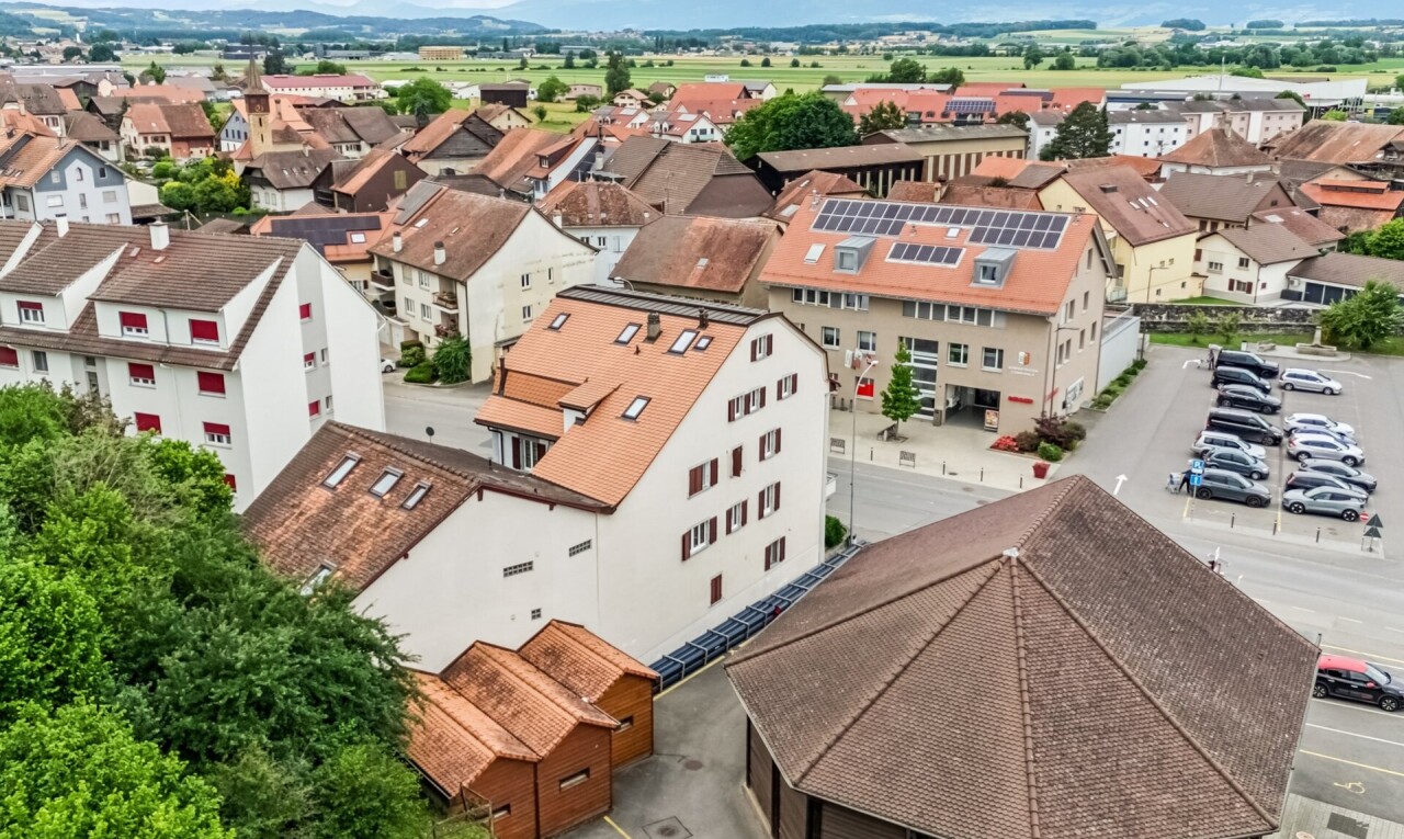 façade avec day time