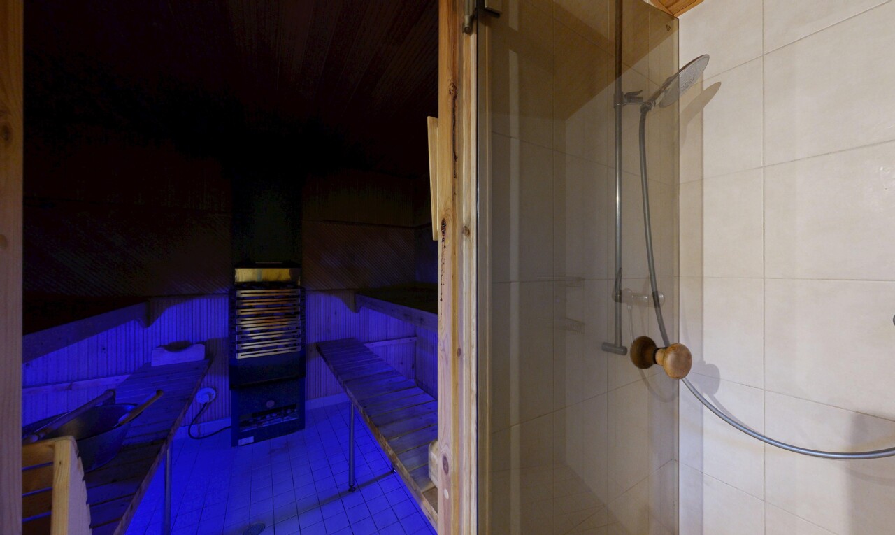 bad mit dusche, komplettes badezimmer, from property, und schminktisch