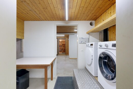 wäschekammer mit light floor, gipskartonwand, drywall, inside property, und tumbler