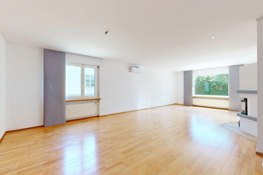 leerer raum mit holzfußboden, wood finish floor, inside property, light floor, und gipskartonwand