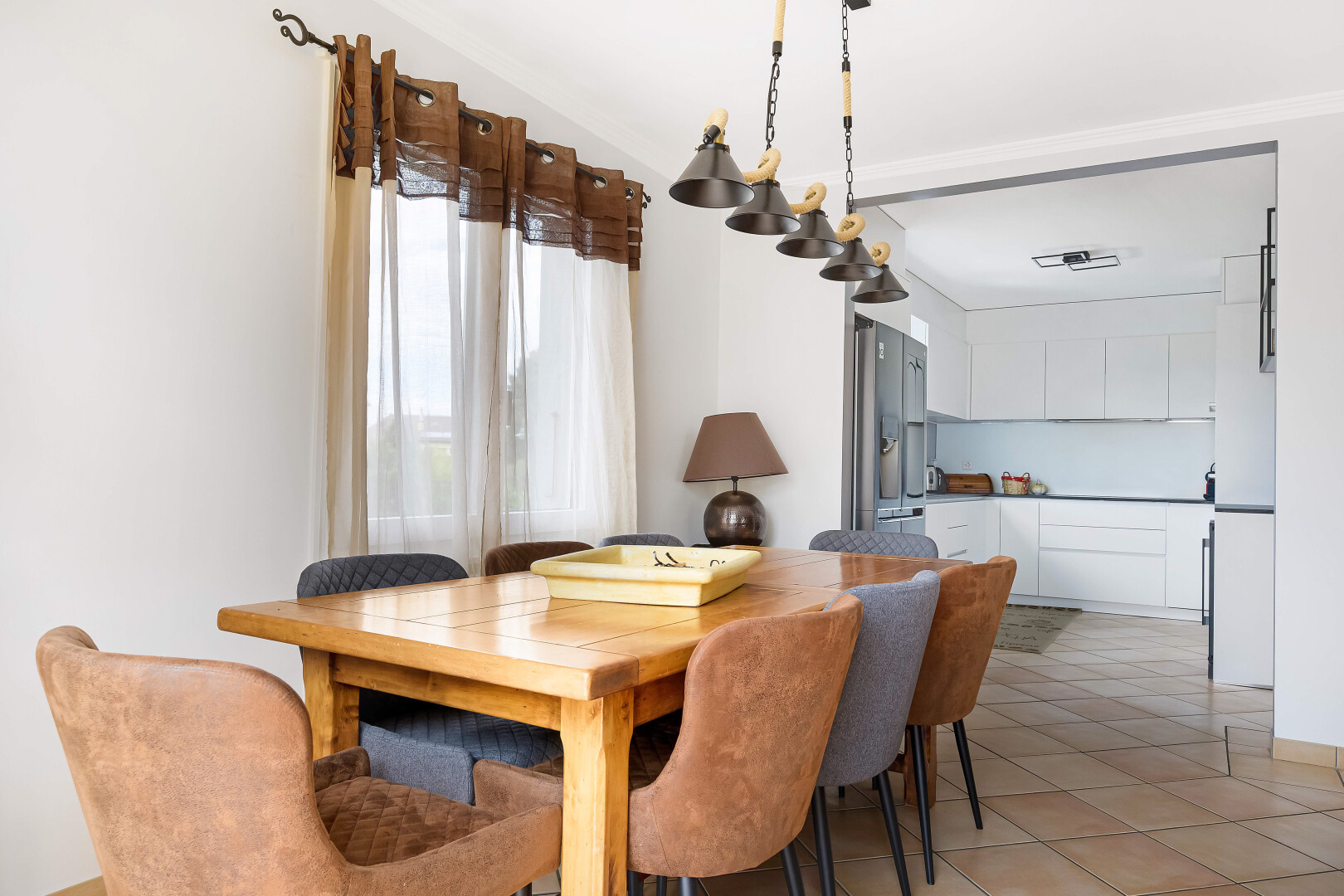 dining room featuring light tile patterned floors