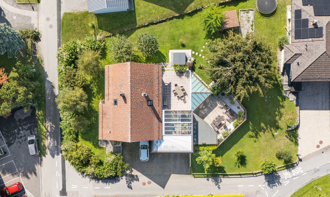 façade avec aerial view