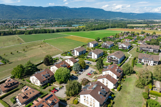 vue sur la montagne avec vue sur la montagne, mountain view, day time, et aerial view