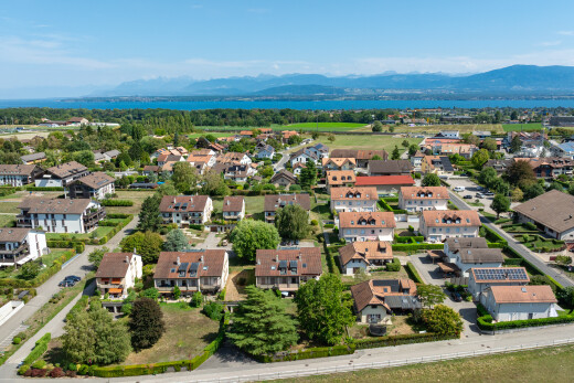 vue sur la montagne avec vue sur la montagne, mountain view, vue sur l'eau, water view, et day time