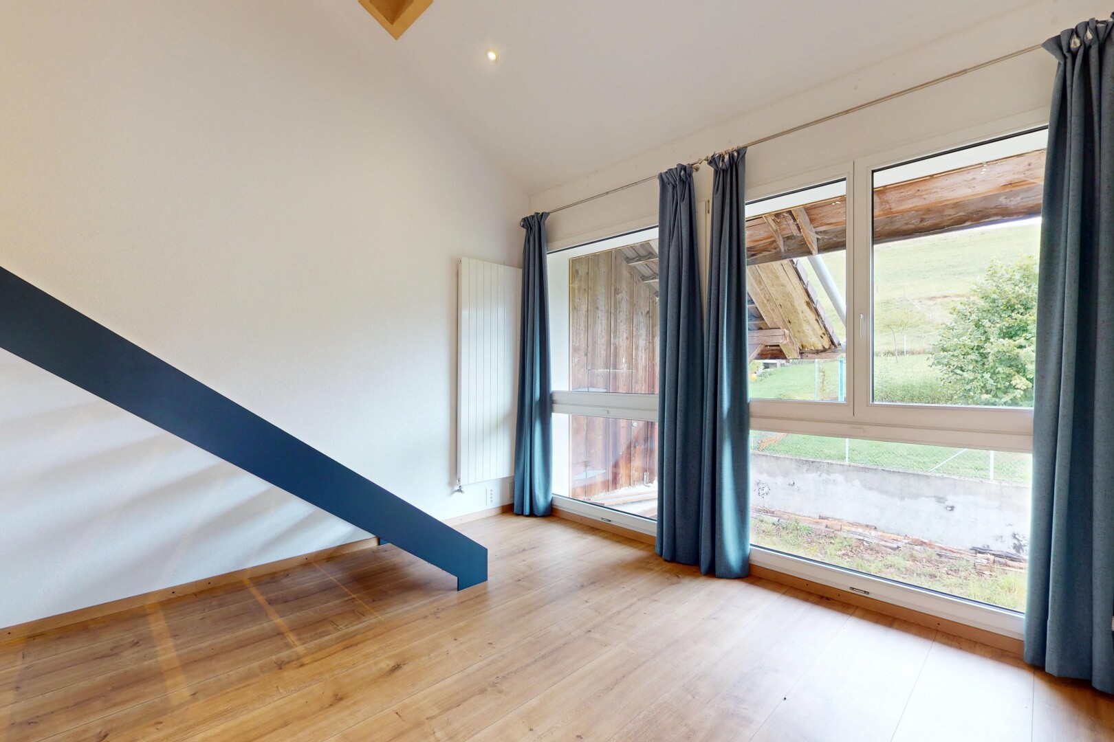 chambre avec lumière naturelle, natural light, inside property, cloison sèche, et drywall