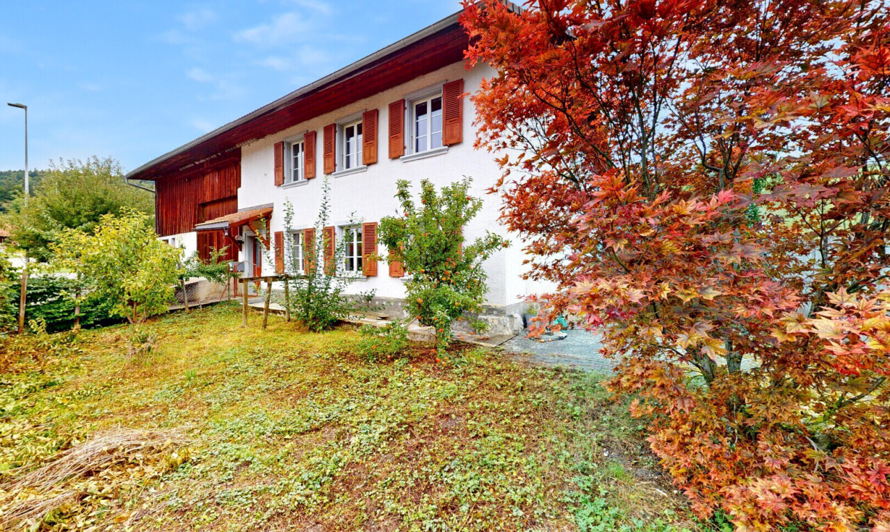 façade avec day time, property visible, et bardage vertical