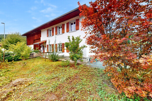 außenansicht mit day time, property visible, und vertikale verkleidung