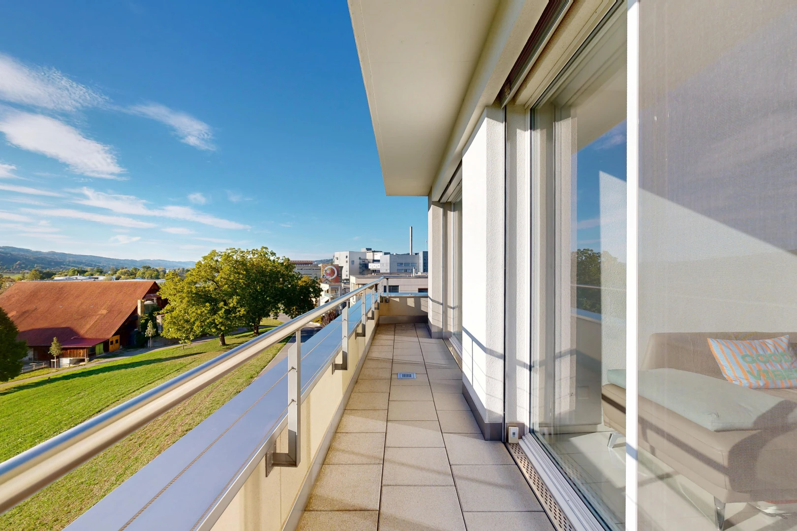 balkon mit balkon, from property, day time, und view focus