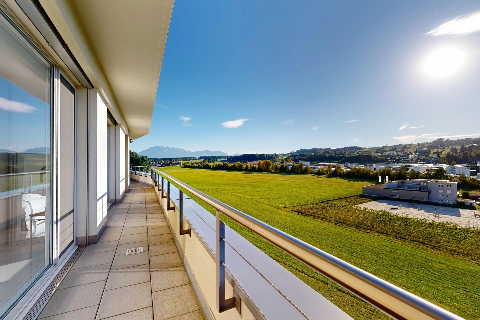 balkon mit balkon, view focus, day time, und from property