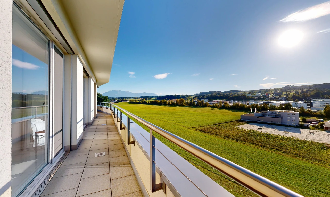 balkon mit balkon, view focus, day time, und from property