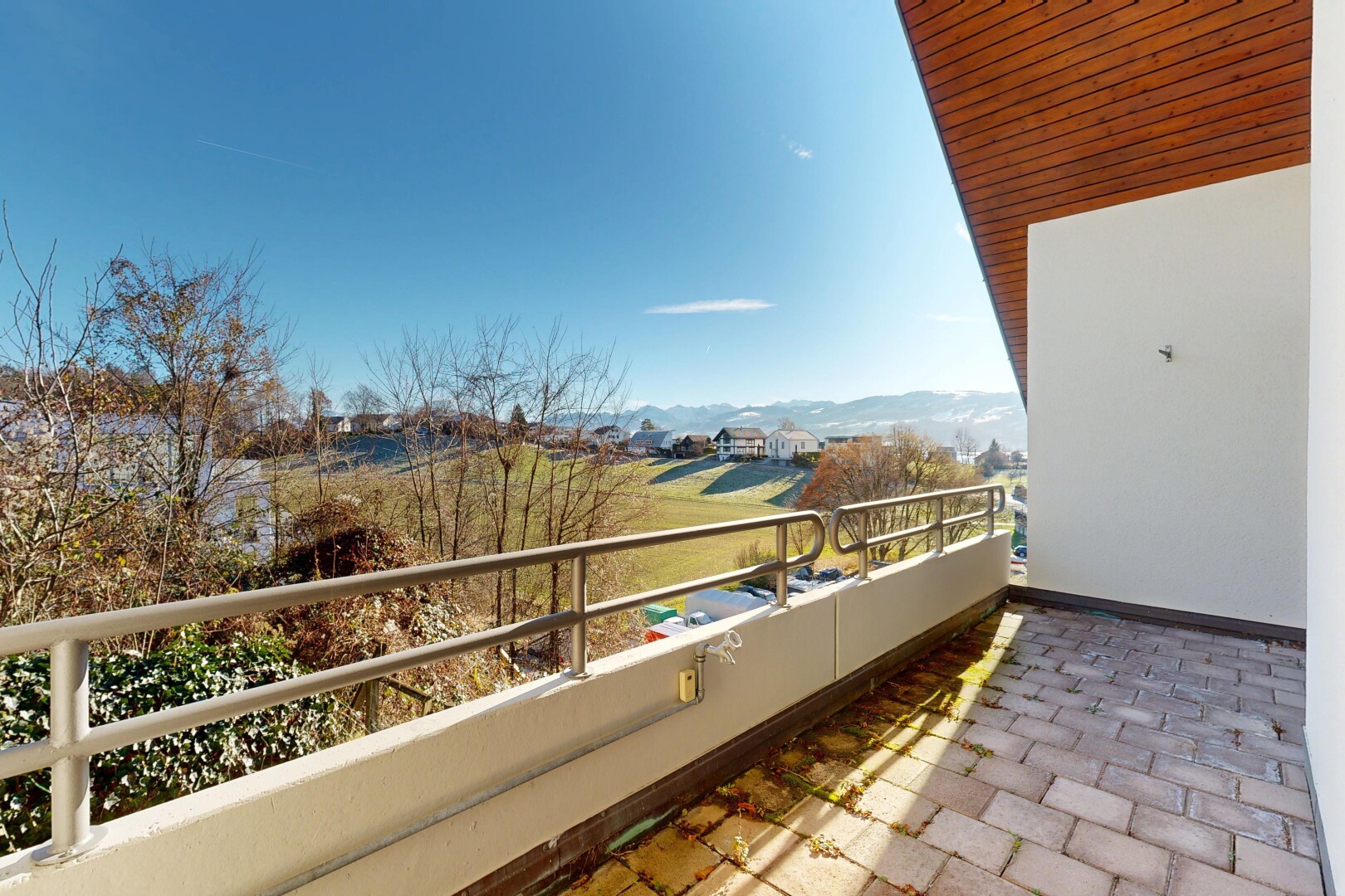 balcon avec day time, balcon, et from property