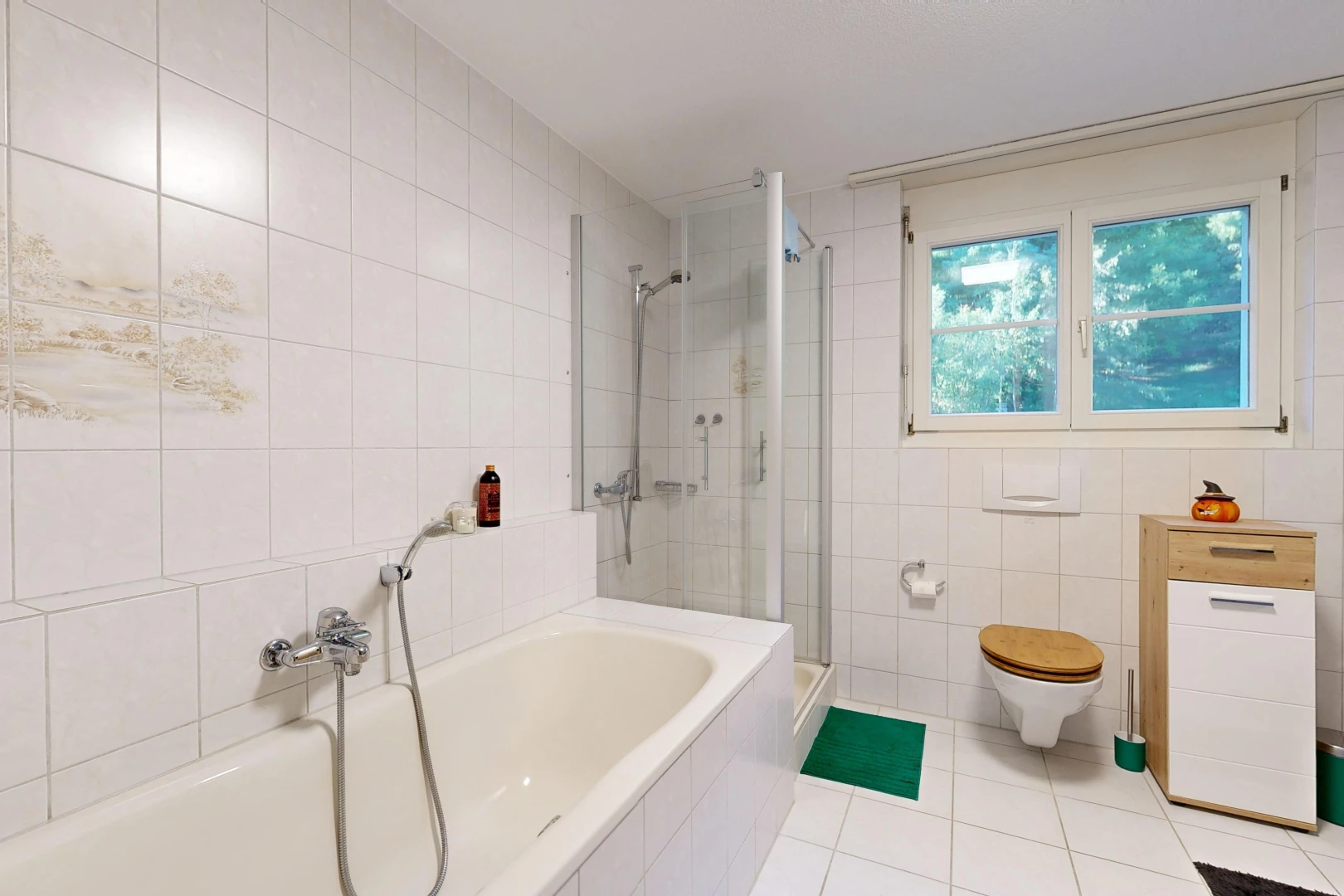 bad mit tile wall, fliesenwand, bad, toilette, und komplettes badezimmer