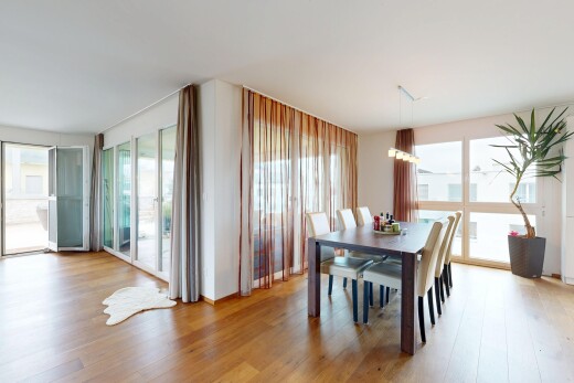 esszimmer mit natural light, natürliches licht, wood finish floor, holzfußboden, und inside property