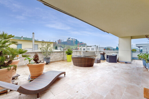 terrasse mit from property, terrasse, und day time