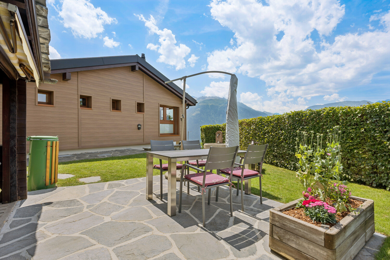 terrasse avec vue sur la montagne, mountain view, coin repas extérieur, from property, et terrasse