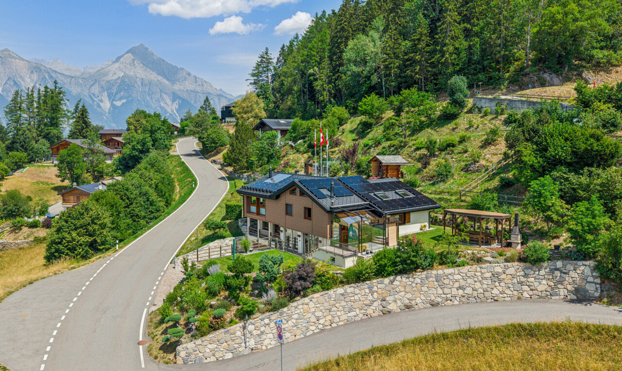 vue sur la montagne avec mountain view, vue sur la montagne, day time, et drone view
