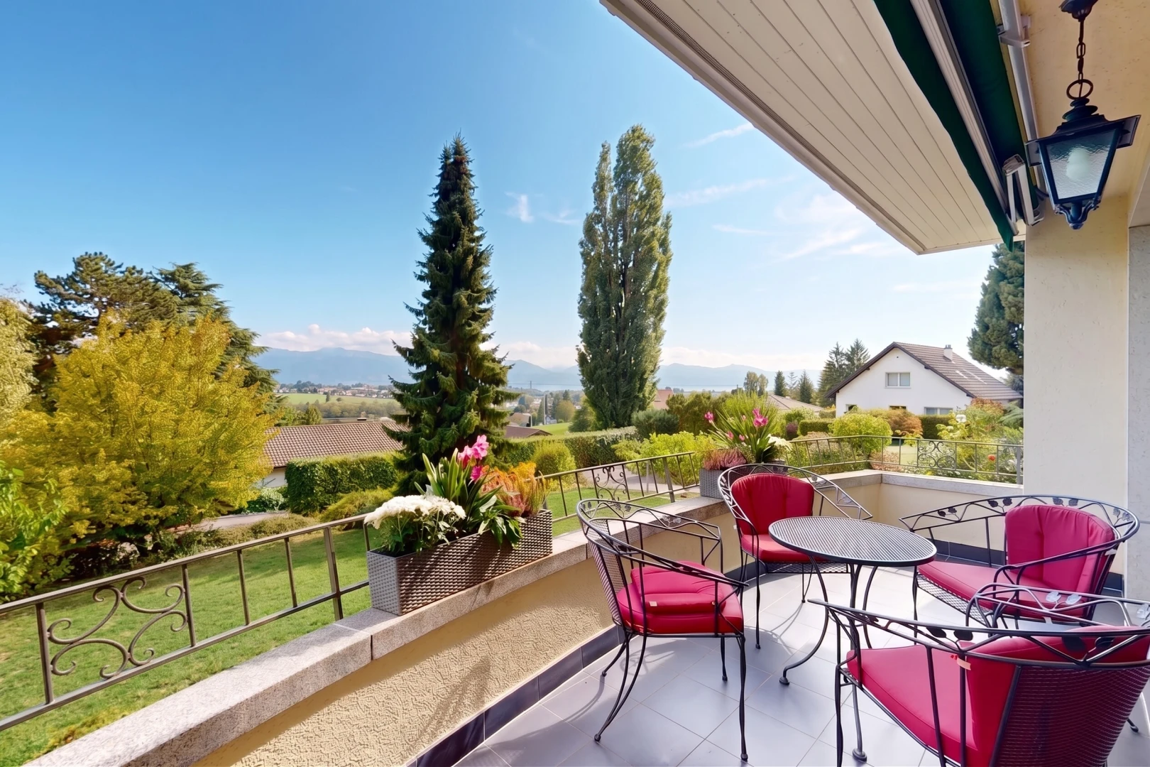 balcon avec view focus, from property, day time, et terrasse