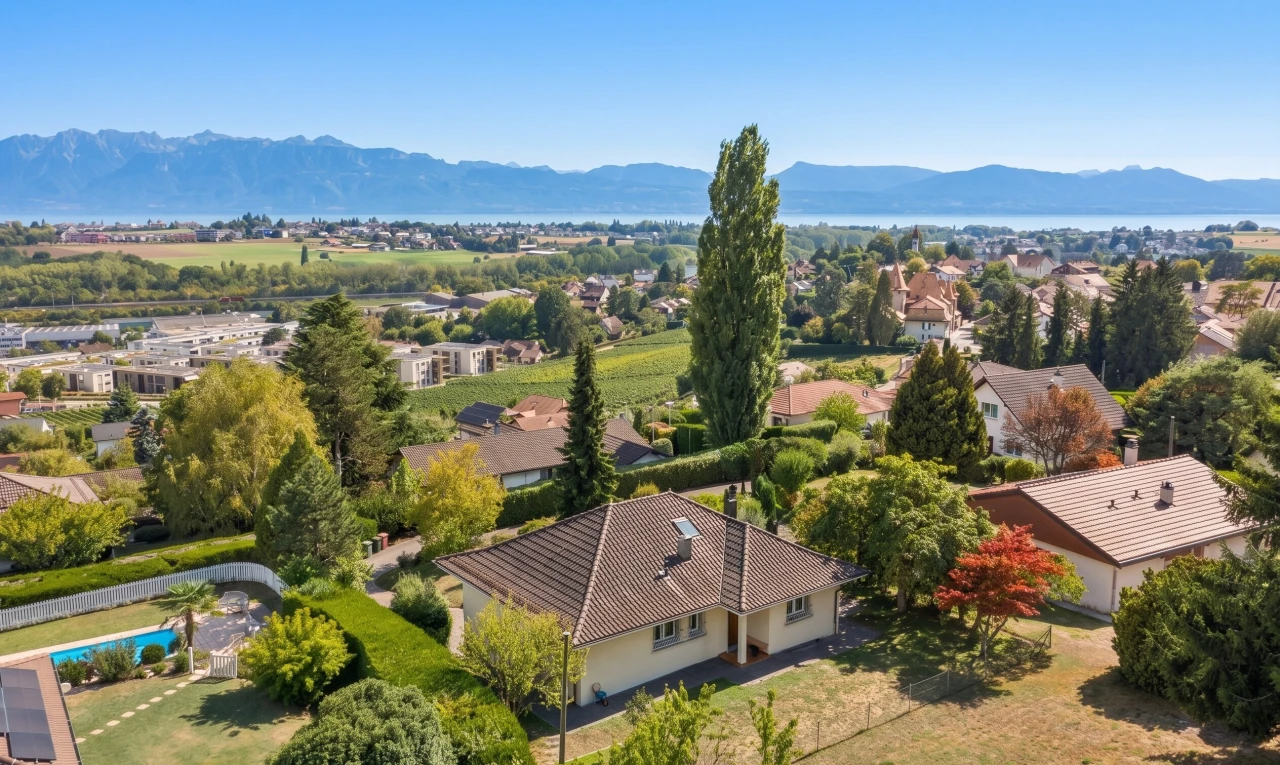 vue sur la montagne avec vue sur la montagne, mountain view, day time, neighborhood view, et vue résidentielle