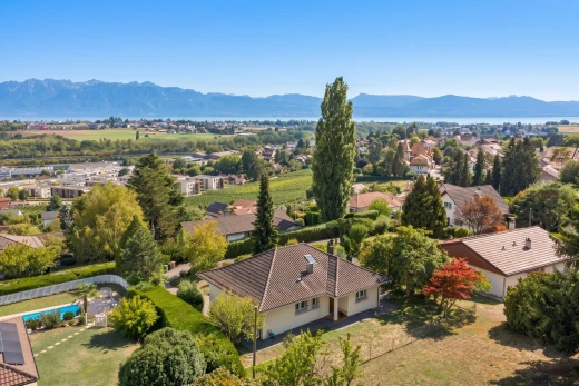 vue sur la montagne avec vue sur la montagne, mountain view, day time, neighborhood view, et vue résidentielle