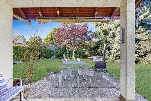 garten mit terrasse, rasen, from property, day time, und essbereich im freien