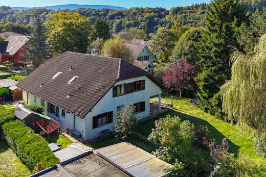 außenansicht mit day time, drone view, stuckverkleidung, waldblick, und forest view