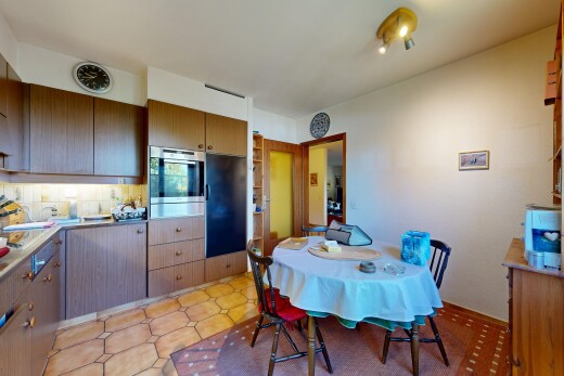 esszimmer mit inside property, gipskartonwand, drywall, und küchenrückwand beim Herd