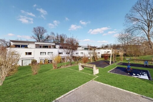 extérieur du bâtiment avec day time et park view