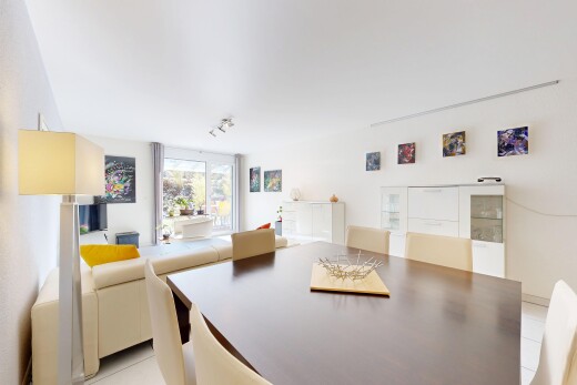 salon / salle à manger avec inside property, cloison sèche, drywall, lumière naturelle, et natural light