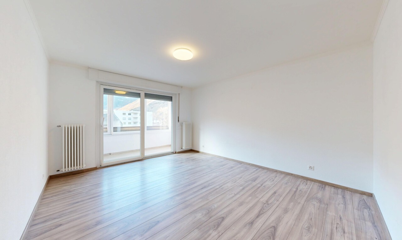 leerer raum mit natürliches licht, natural light, gipskartonwand, drywall, und kühler