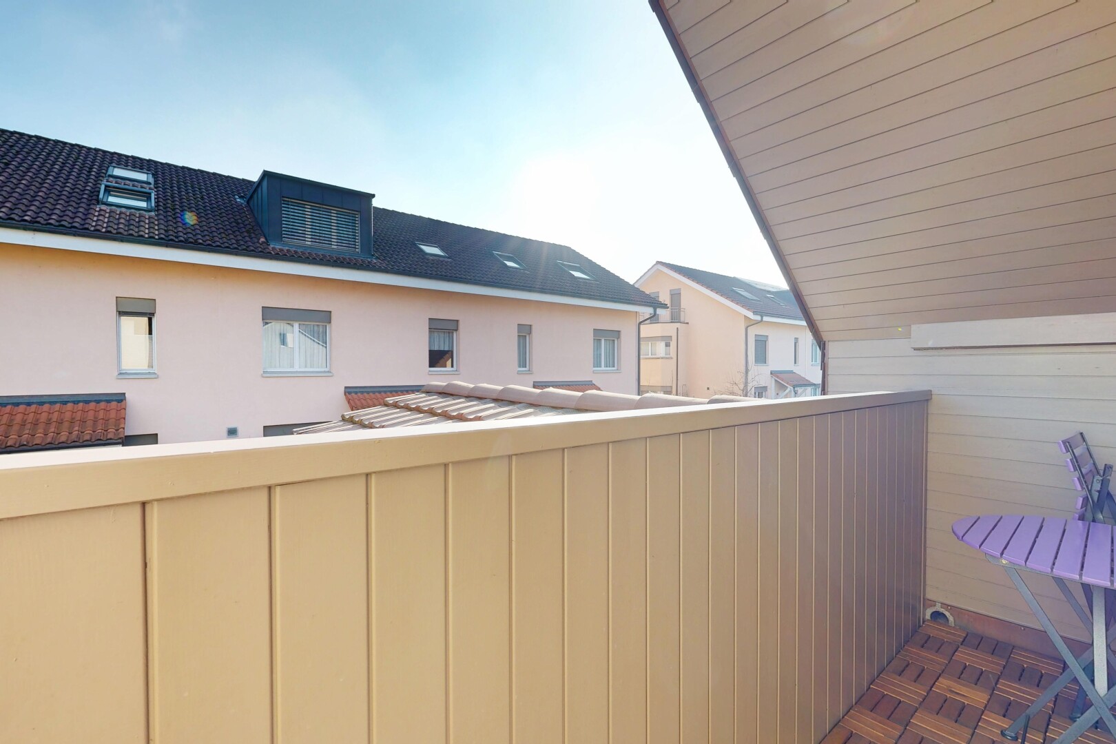 balcon avec balcon, from property, et day time
