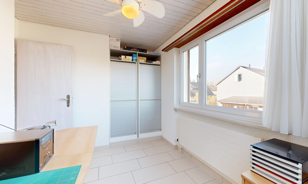 espace intérieur avec inside property, day time, lumière naturelle, natural light, et ventilateur de plafond