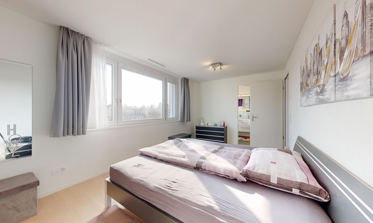 room with ensuite bathroom
