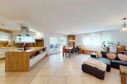 wohn- / esszimmer mit natural light, natürliches licht, inside property, drywall, und gipskartonwand