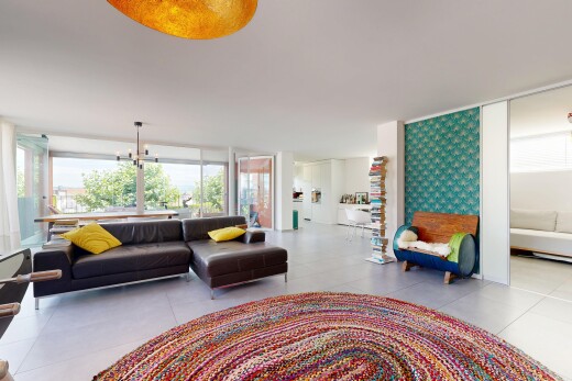 salon avec inside property, tile floor, et sol en carrelage