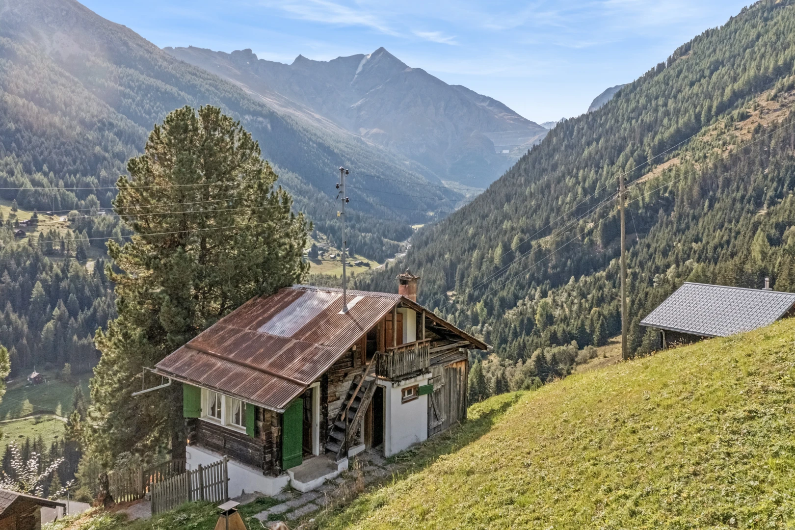 vue sur la montagne avec mountain view, vue sur la montagne, day time, et vue sur la forêt
