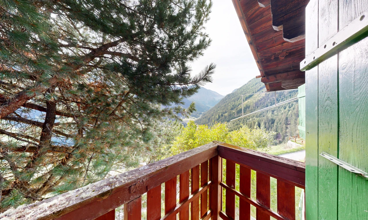 balcon avec view focus, from property, balcon, mountain view, et vue sur la montagne