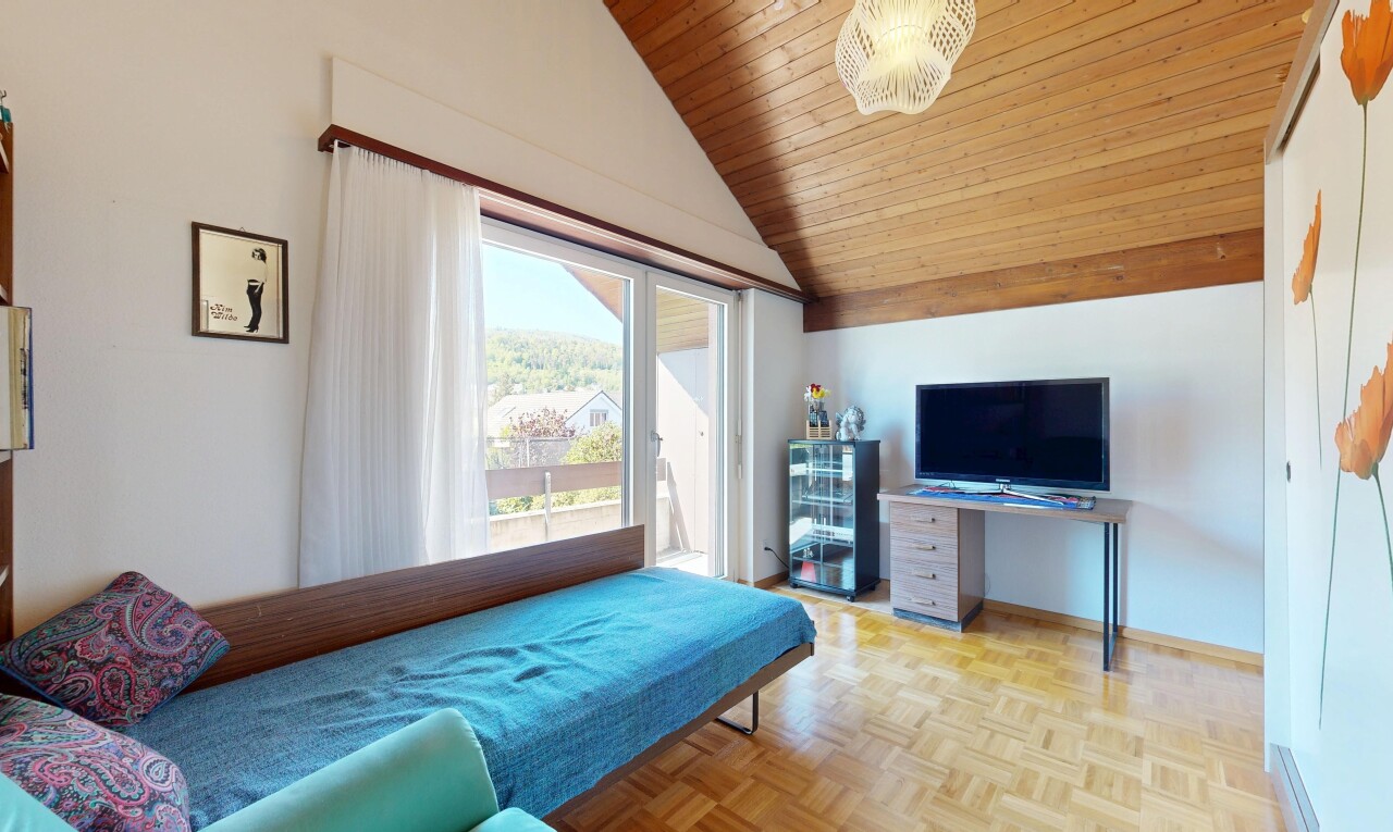 zimmer / schlafzimmer mit gipskartonwand, drywall, parquet floor, holzfußboden, und wood finish floor