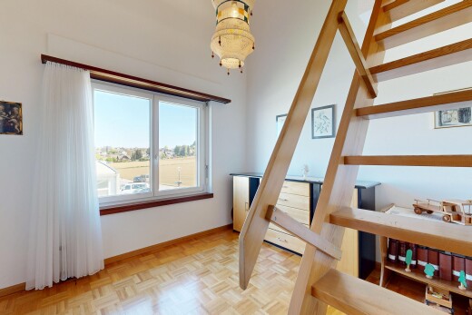 treppe mit day time, gipskartonwand, drywall, inside property, und parquet floor